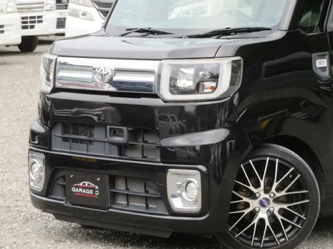 Toyota Pixis Mega
