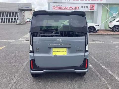 Honda N-BOX Custom