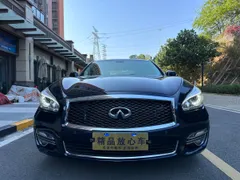 Infiniti Q70