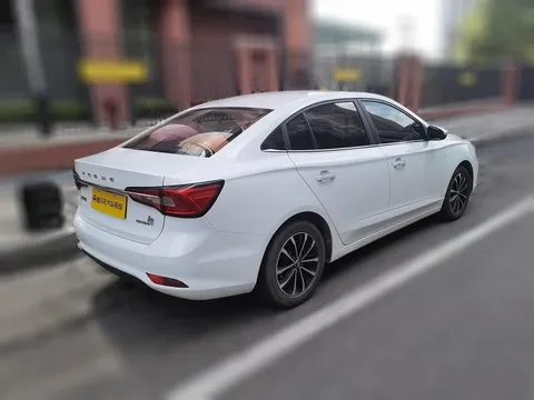 Roewe i5