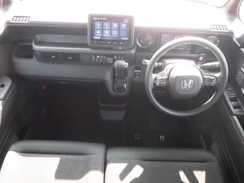 Honda N-BOX Custom