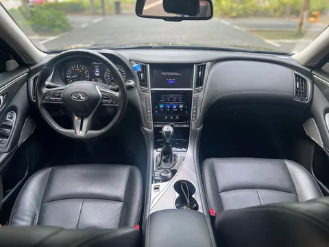 Infiniti Q50L