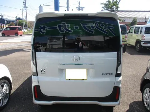 Honda N-BOX Custom