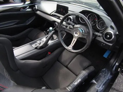 Mazda MX-5 (Roadster)