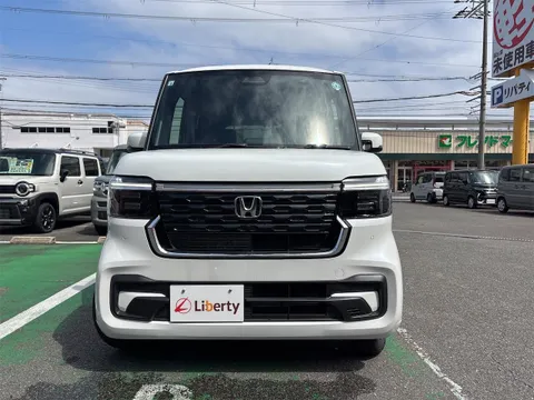 Honda N-BOX Custom