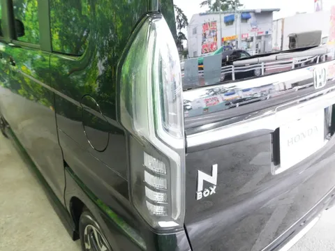 Honda N-BOX Custom