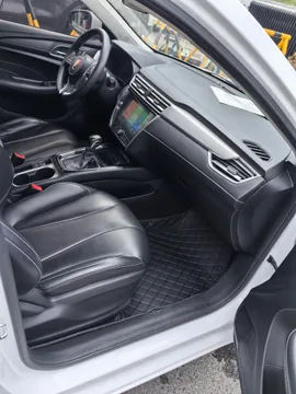 Roewe i5