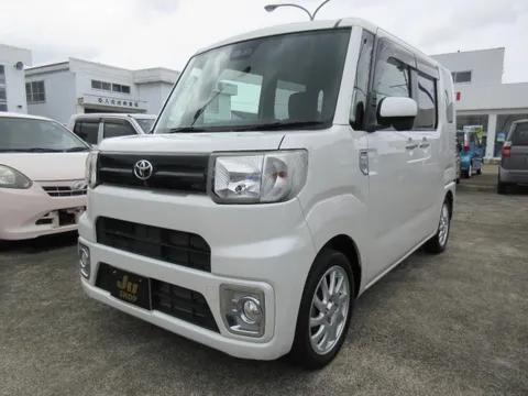 Toyota Pixis Mega