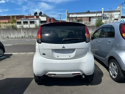Mitsubishi I