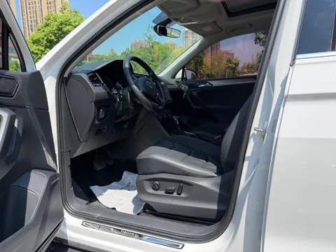 Volkswagen Tiguan L