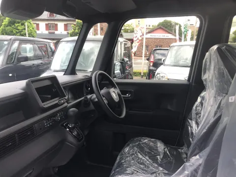Honda N-BOX Custom