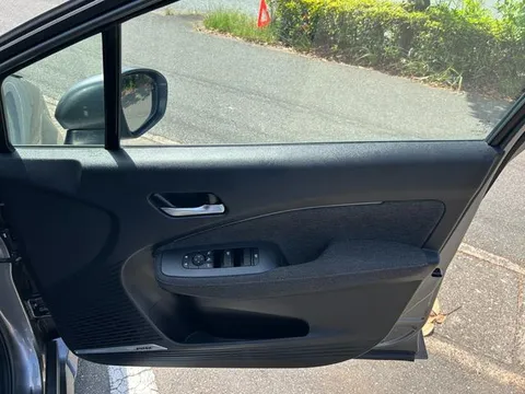 Nissan Note Aura