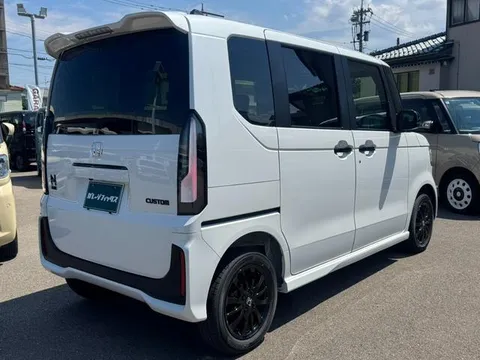 Honda N-BOX Custom
