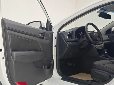 Hyundai Elantra (Avante)