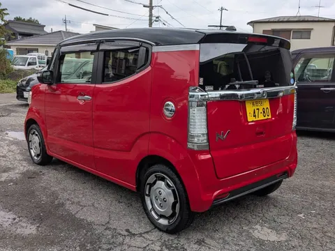 Honda N-BOX Slash