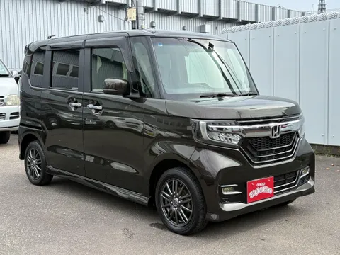 Honda N-BOX Custom
