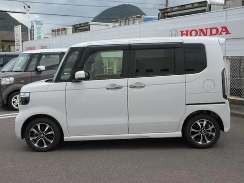 Honda N-BOX Custom