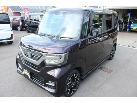 Honda N-BOX Custom