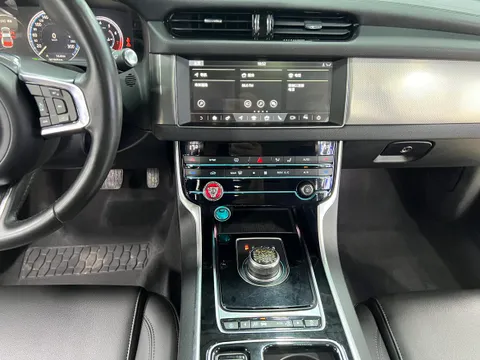 Jaguar XFL