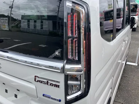 Suzuki Spacia Custom