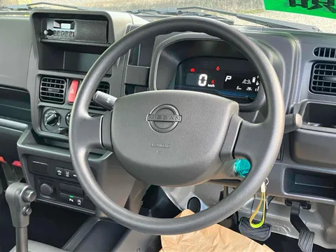 Nissan Clipper Truck
