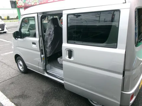 Mitsubishi Minicab Van