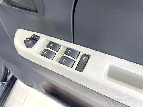 Daihatsu Mira Tocot