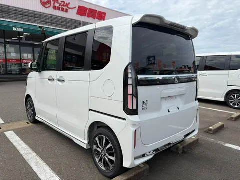 Honda N-BOX Custom