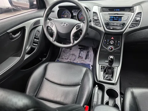 Hyundai Elantra (Avante)