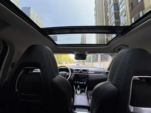 Lynk & Co 02