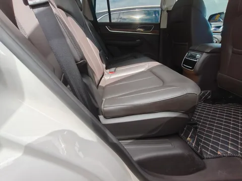 Roewe RX8