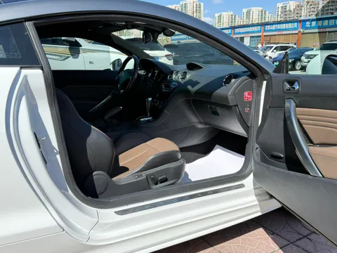 Peugeot RCZ