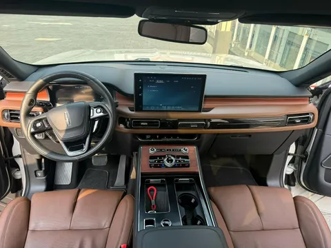 Lincoln Aviator