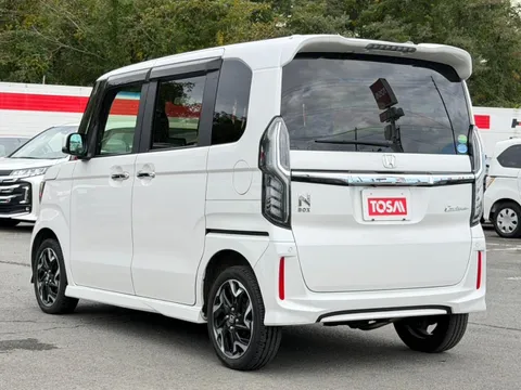 Honda N-BOX Custom