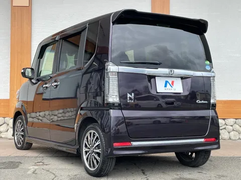 Honda N-BOX Custom