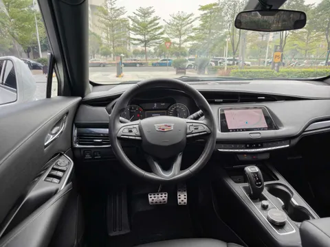 Cadillac XT4