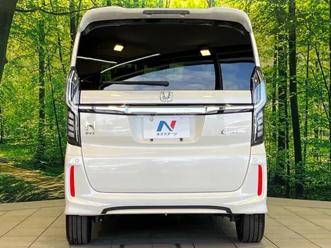Honda N-BOX Custom