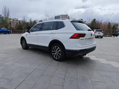 Volkswagen Tiguan L