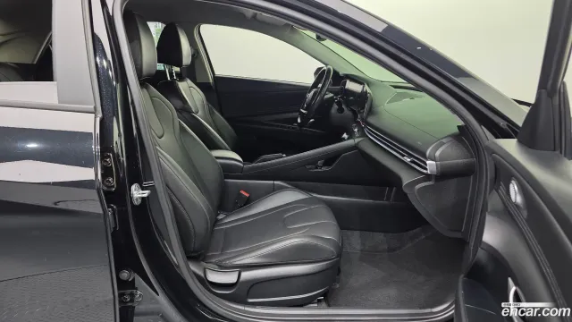 Hyundai Elantra (Avante)