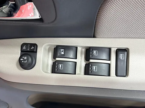 Daihatsu Mira Tocot