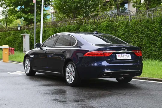 Jaguar XFL