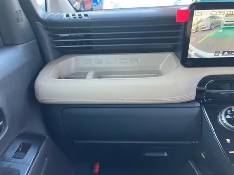 Mitsubishi Delica Mini
