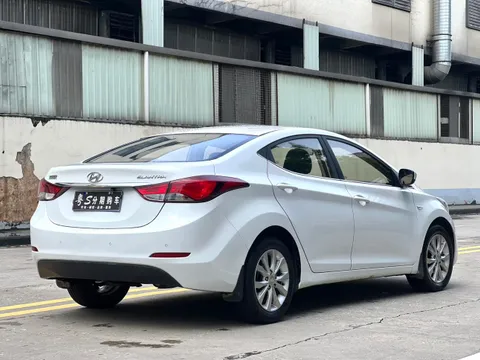 Hyundai Elantra (Avante)