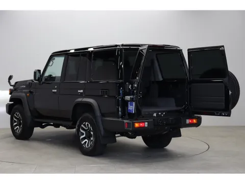 Toyota Land Cruiser 70