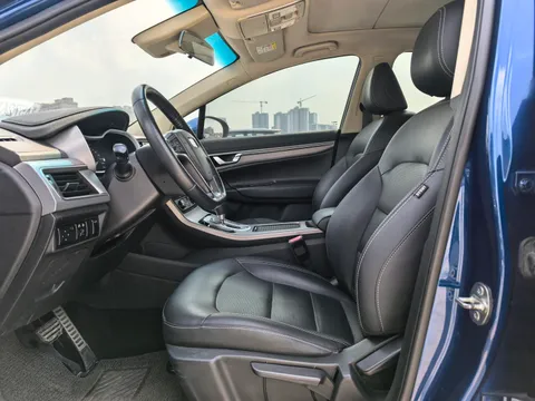 Geely Emgrand GS