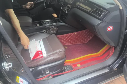 Hongqi H7