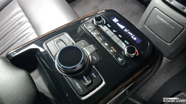 Genesis G90 (EQ900)