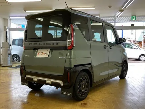 Mitsubishi Delica Mini