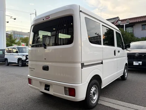 Mitsubishi Minicab Van