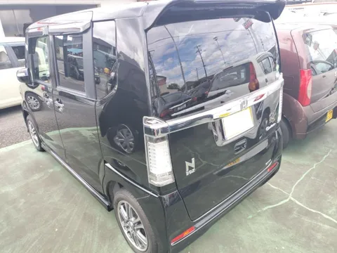 Honda N-BOX Custom